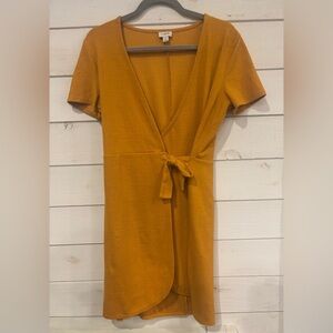 J Crew Knee Length Dress
Women's S Mustard Textured Wrap
Tie Front Cotton Blend
